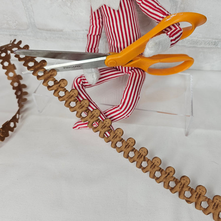 Elf Crafting Garland